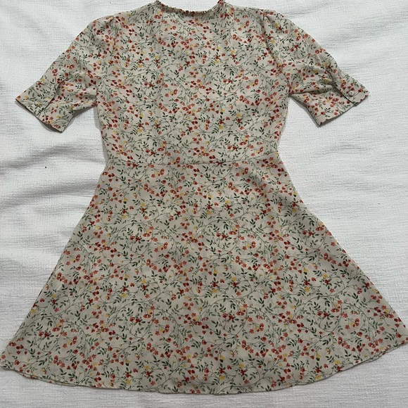 Zara Floral Dress - Picture 2 of 3